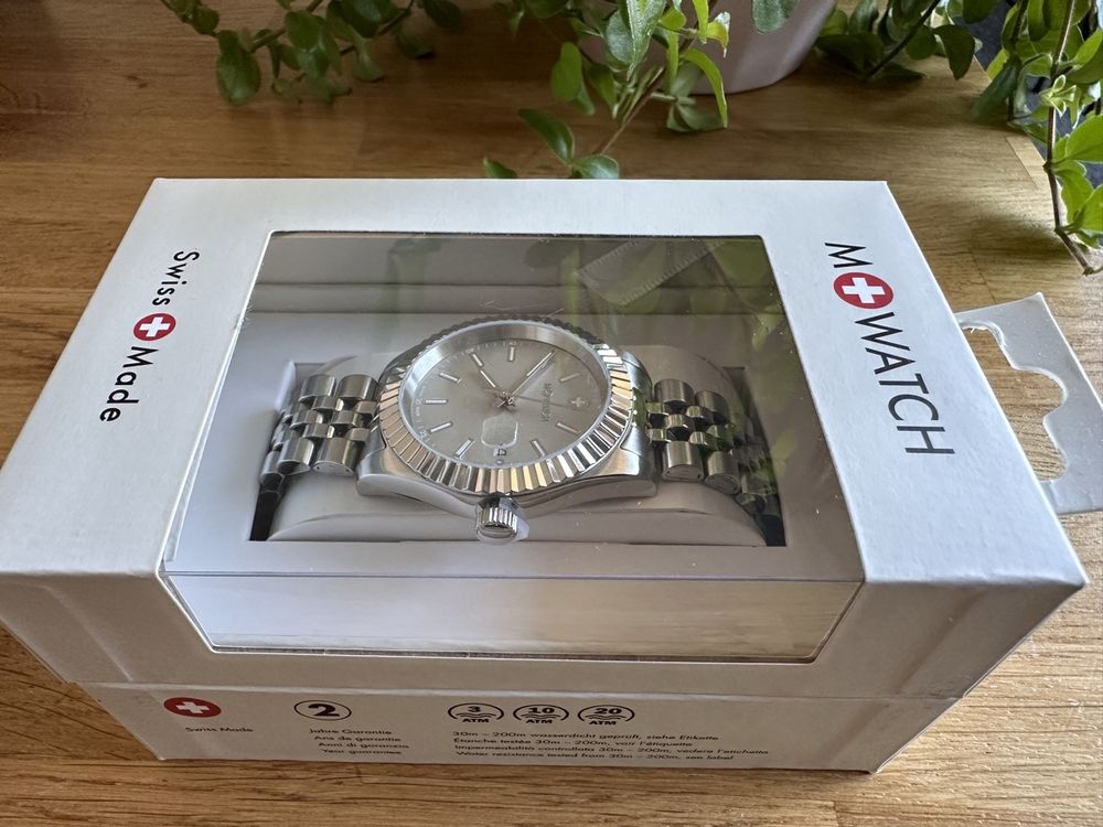 Reloj para mujer Dani Danicci en acero inoxidable y cuero nuevo a