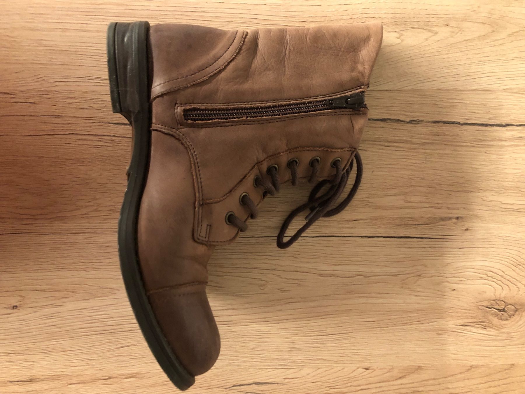 Scarpe da donna: Bottines brunes – Usato da La Chaux-de-Fonds venduto da Trogir 1