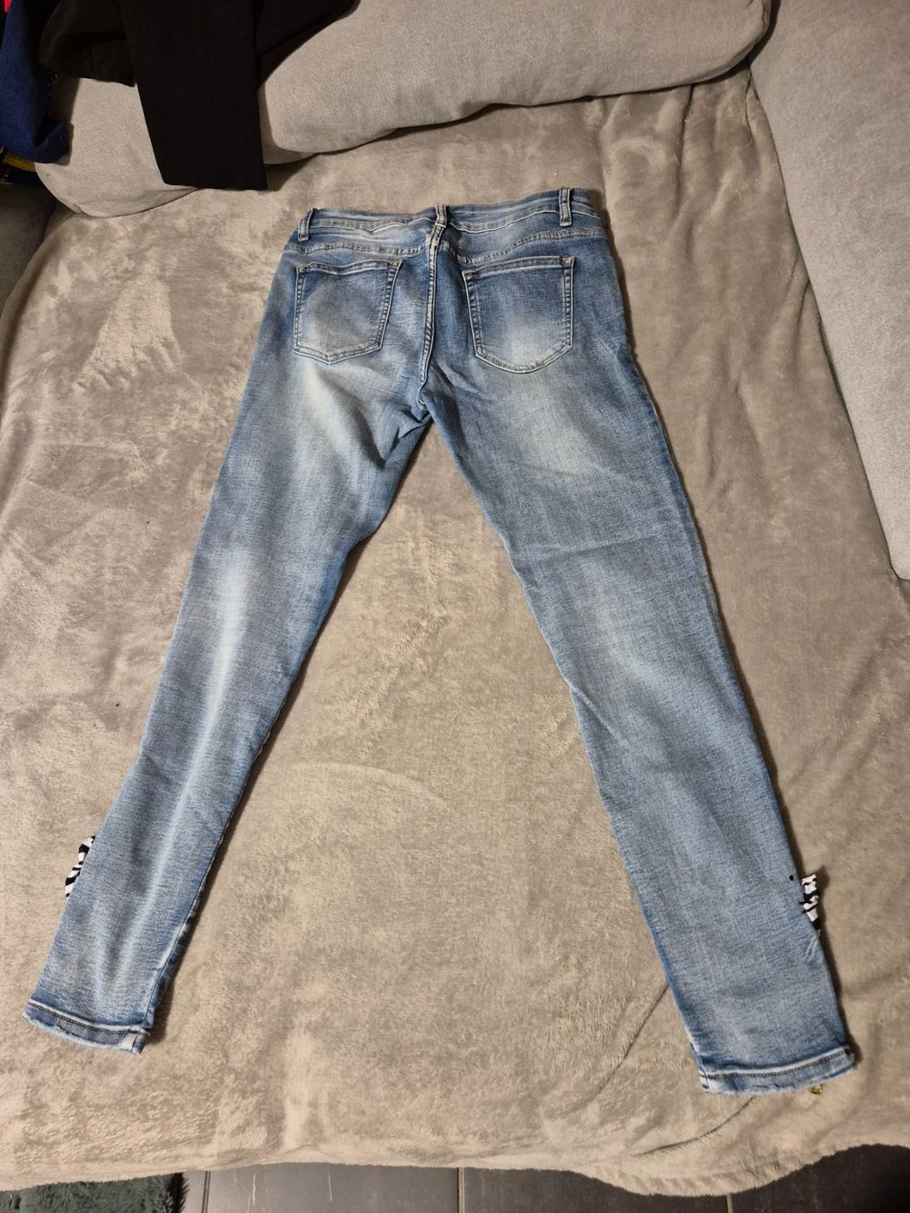 Jeans: Blaue Jeans Grösse L – Usato da Tagelswangen venduto da Daubinator7 1