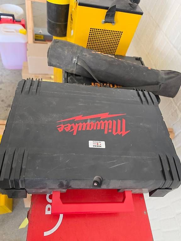 Perceuses: Milwaukee Bohrmaschine – D'occasion à Fischbach LU par luk_9tzs