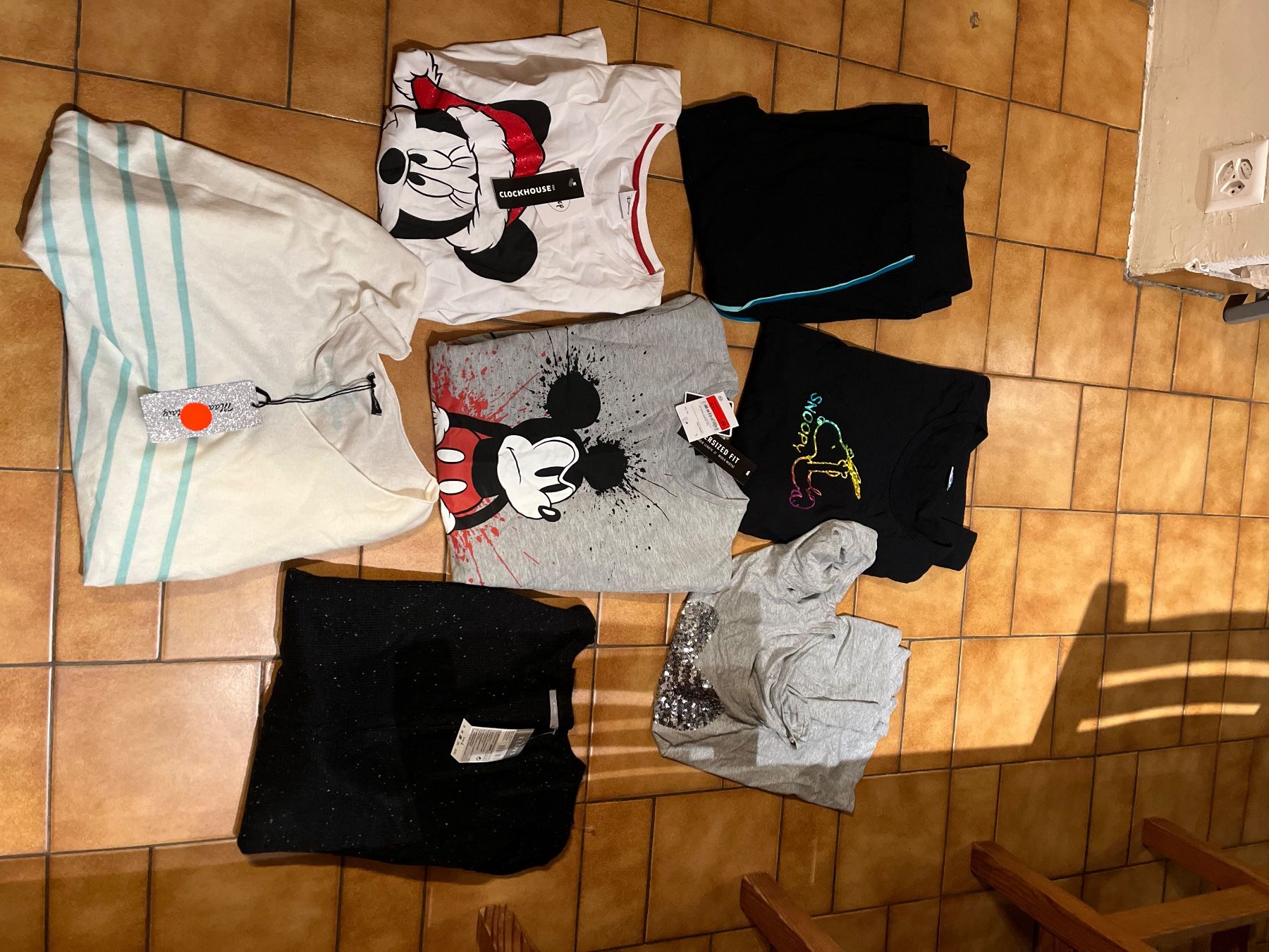 Kleiderpakete: Lot 7 habits Taille L maman – Neu und originalverpackt aus Veyrier von kimedovapa 1