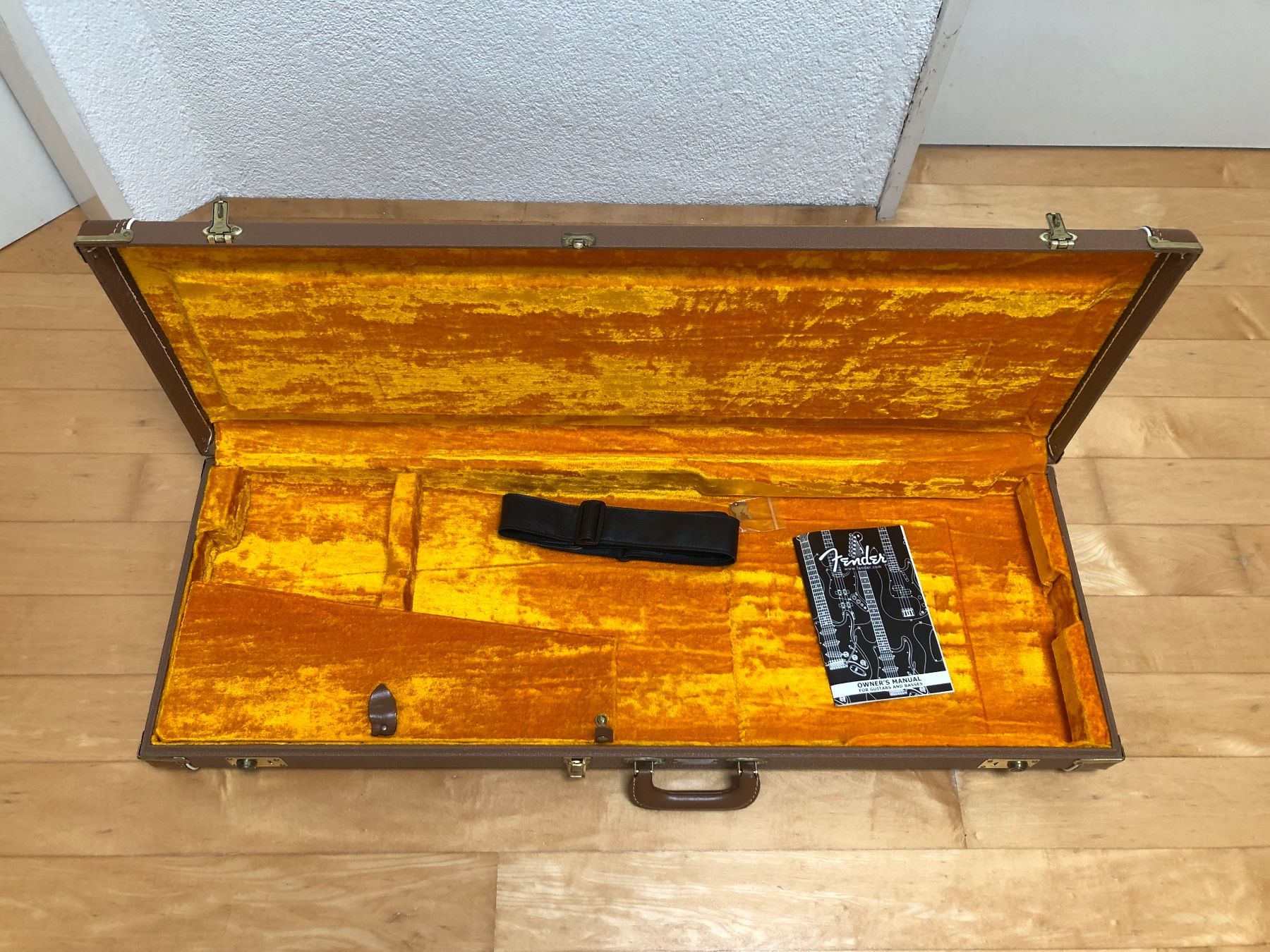 Strumenti musicali: Fender E-Gitarre Sunburst HSS mit Perlmutt Einlagen – Usato da Meisterschwanden venduto da Yuecel 6