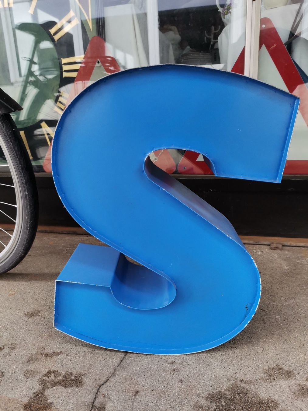 Toutes les décorations: Werbebuchstabe S, Blechbuchstabe S, S, Buchstabe S, Werbung – D'occasion à Wiedlisbach par materialkreislauf 1