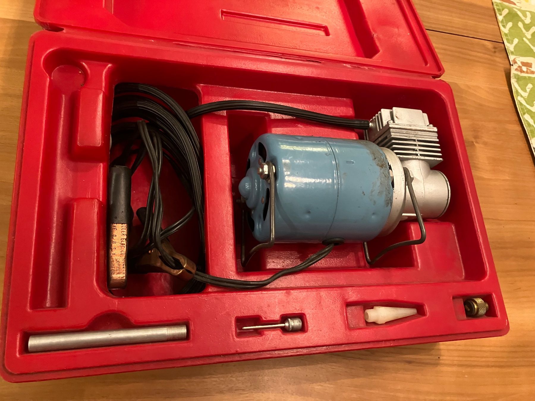 Compressori: Auto-Flator Kompressor 12V mit Koffer gebraucht Zustand – Usato da Dintikon venduto da 51r_5mdz 3