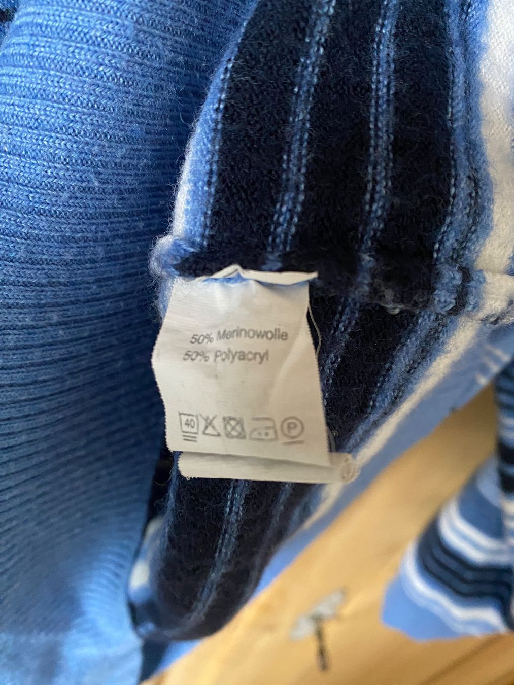 Maglioni & Felpe: Pullover Adagio blau gestreift ca. Grösse 36 50% Merino – Usato da Balgach venduto da liv_s9xj 2