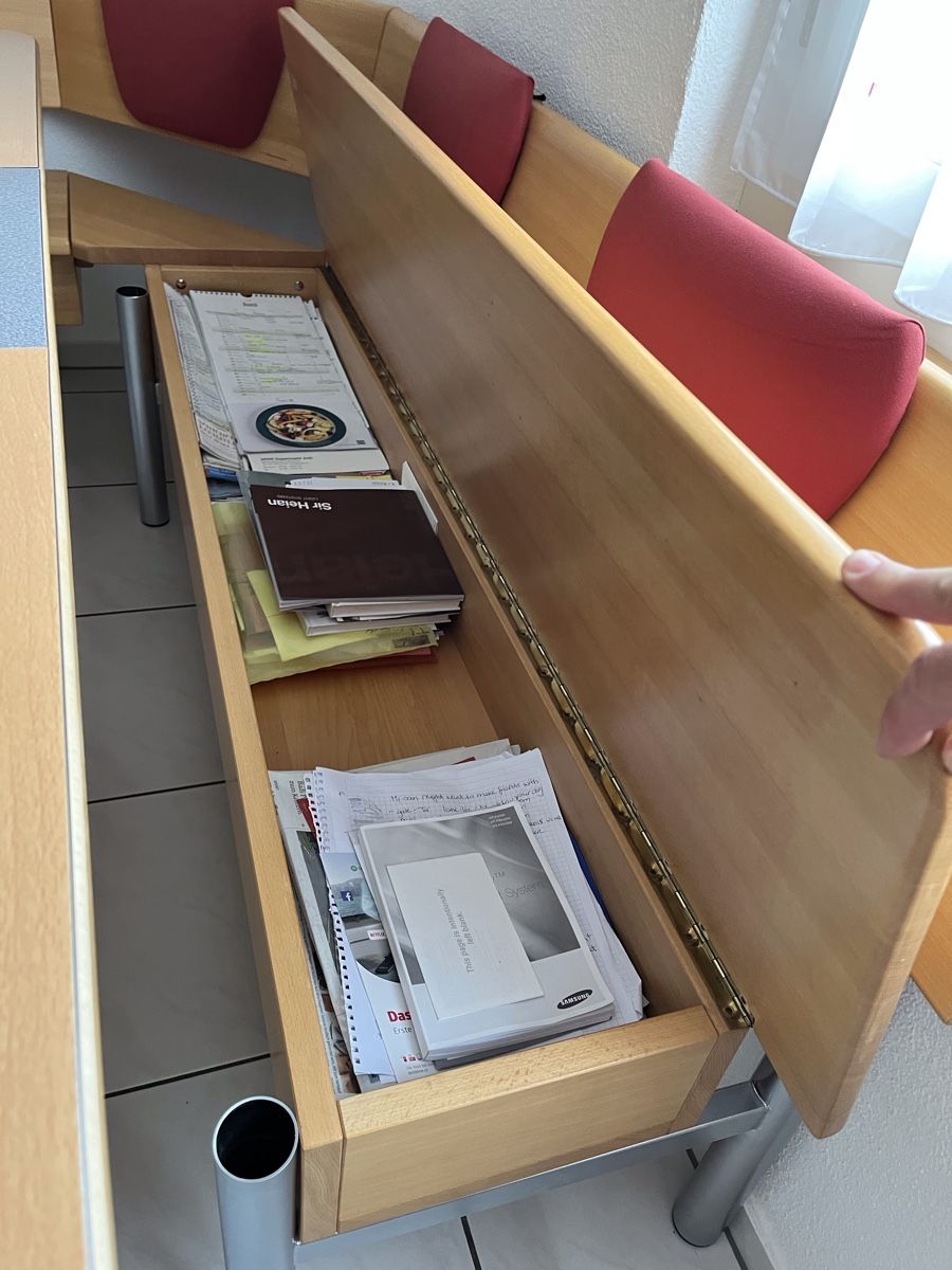 Set de table et chaises: Esstisch mit Eckbank und Stühlen – D'occasion à Arth par Sukram65 8