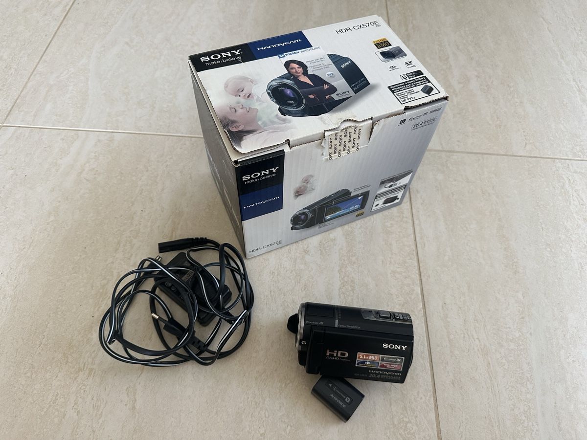 Sony Videocamere: Sony Handycam HDR-CX570 – Usato da Ponte Capriasca venduto da michesa