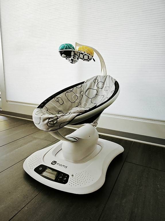 4moms Sdraiette & Sdraiette a dondolo: 4moms mamaRoo Babywippe – Usato da Scherzingen venduto da mar_57m5