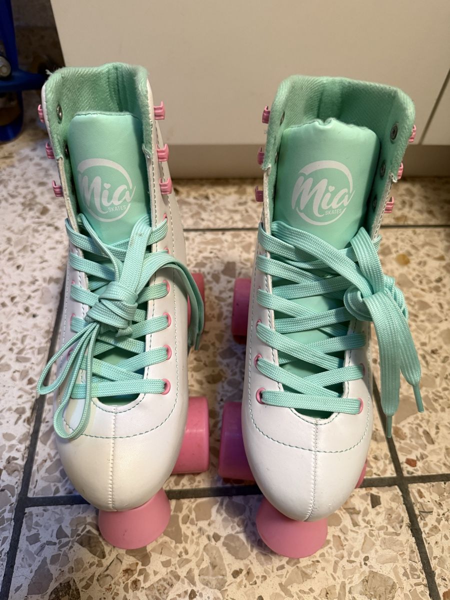 Patins à roul. & inline: Kinderrollschuhe – D'occasion à Oberglatt ZH par sam_vs55
