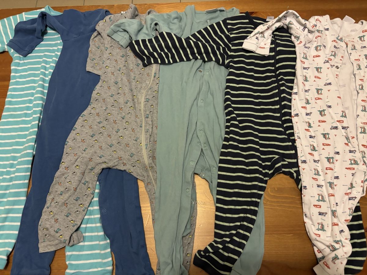 Pyjamas & Ähnliches: Pyjama anzug 98/104 – Gebraucht aus Auenstein von david.marmy 1