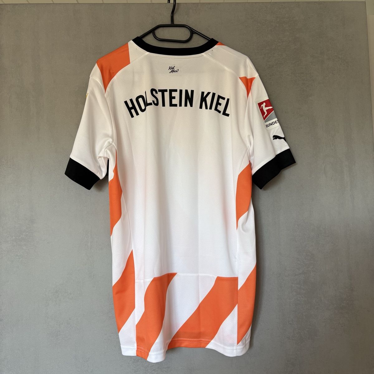 Puma Leibchen & Hosen: Holstein Kiel Special Trikot Puma Baustelle – Neu (gemäss Beschreibung) aus Winterthur von LaBodega 1