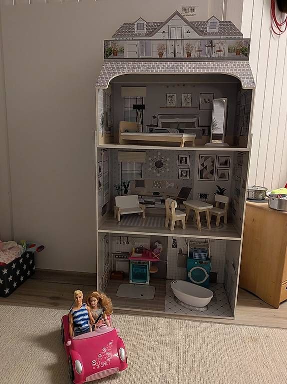 Puppenhäuser & -möbel: Puppenhaus  – Gebraucht aus Zug von ydi_5hnj