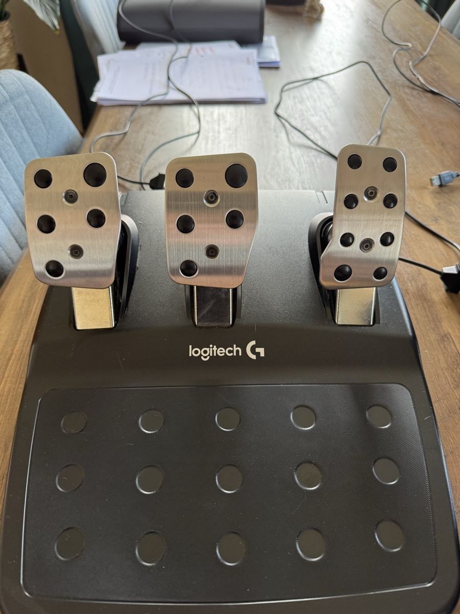 Logitech Manettes: Lenkrad Logitech g29 mit Schalter – D'occasion à Berlingen par spi_6b8m 3
