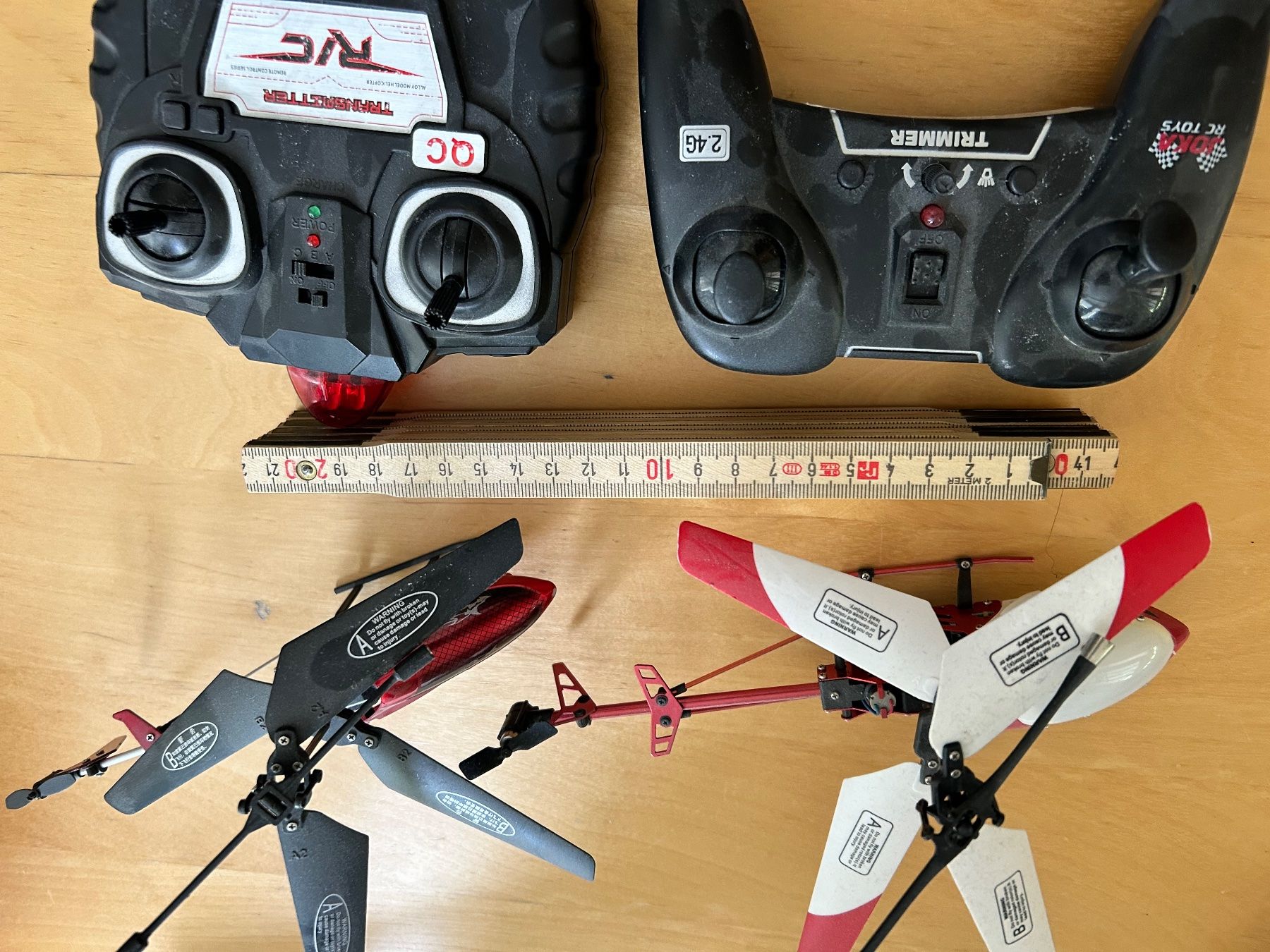 Modellismo RC: 2 RC Helis mit Fernbedienung, gebraucht – Difettoso da Gais venduto da Jelisandie