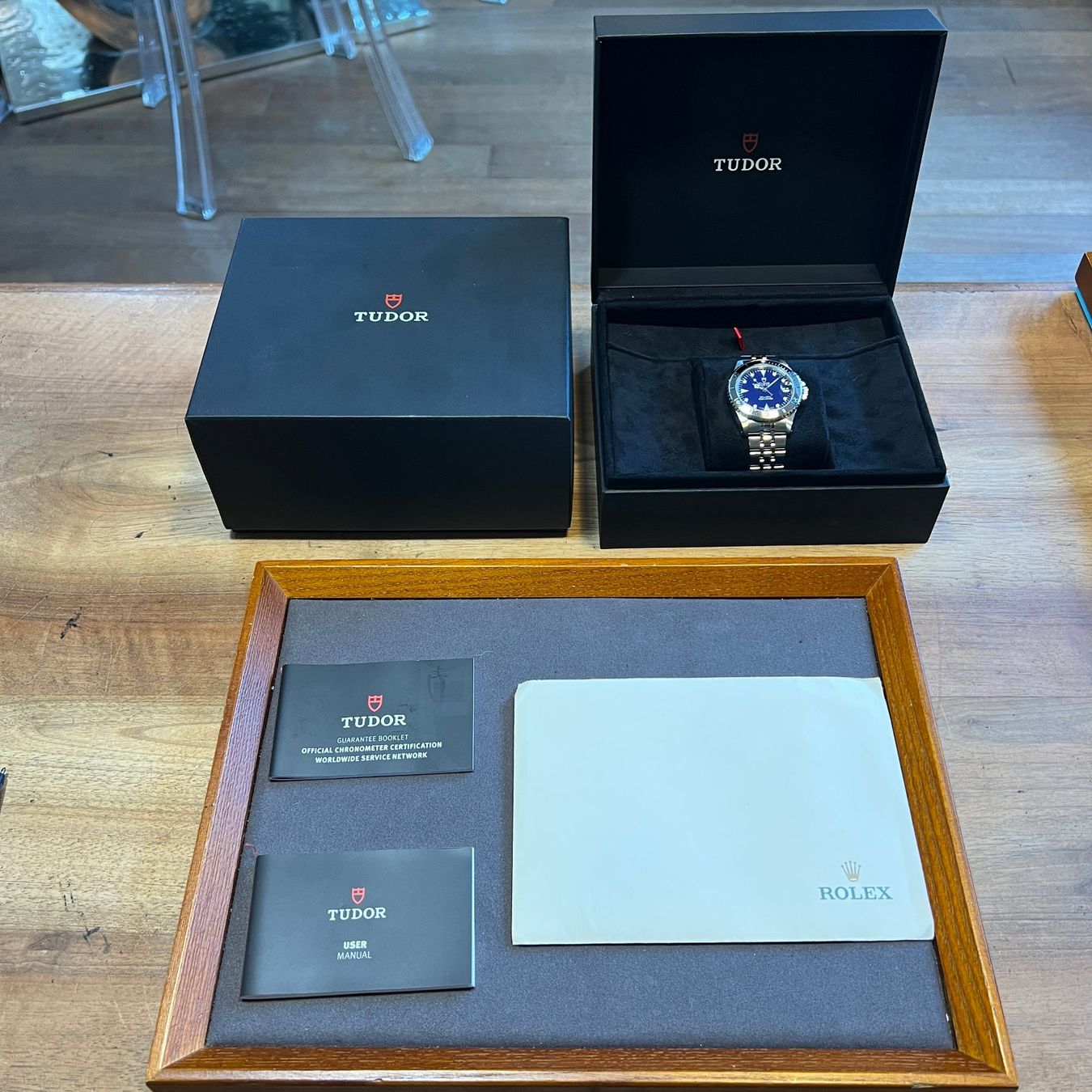 Tudor Uhren: Tudor Submariner Blue Dial Automatic Date 75190 – Gebraucht aus Carouge GE von Watchaser 9