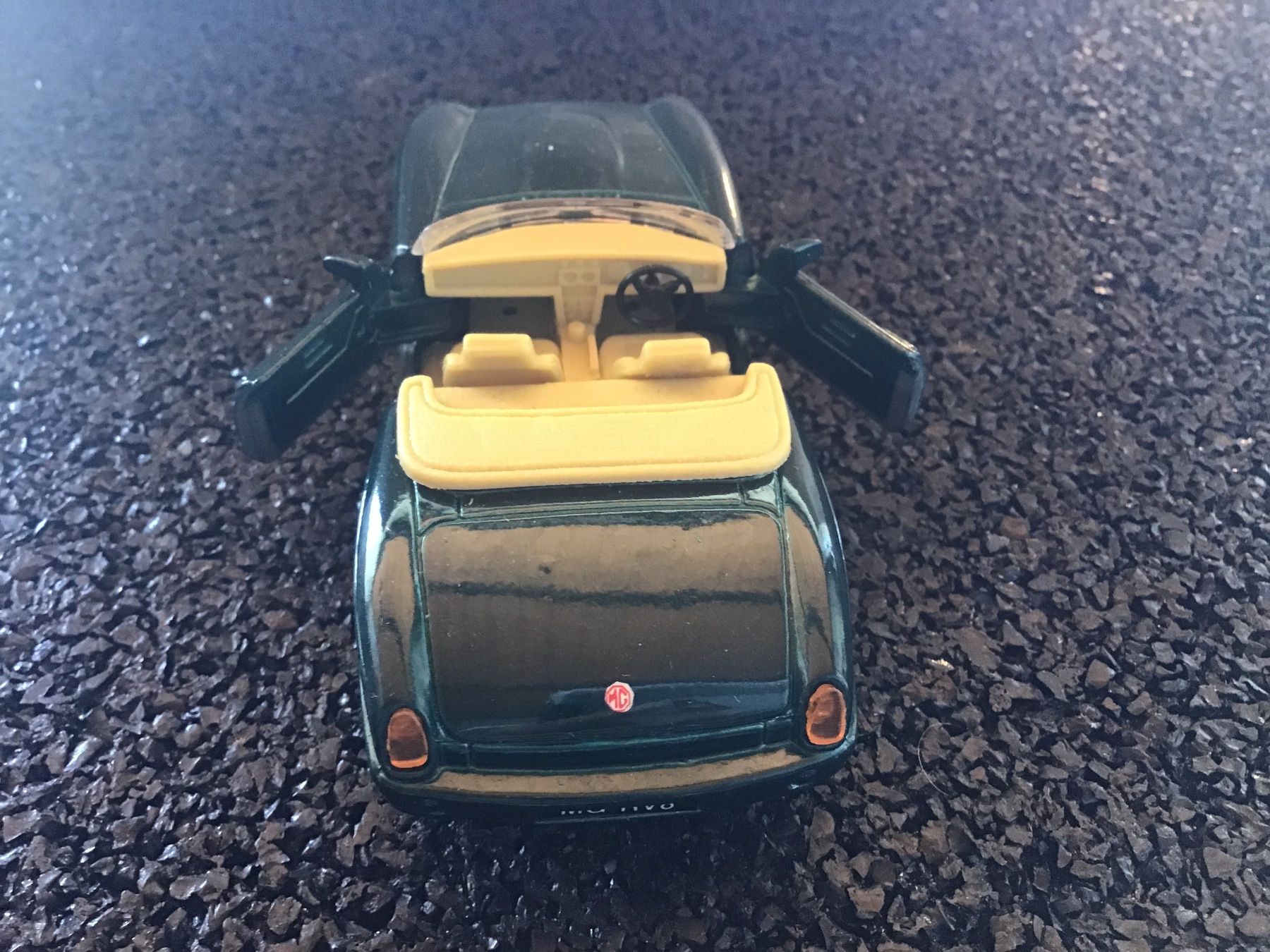 Maisto Modellini d'auto: MAISTO SUPERCAR COLLECTION MG RV8 – Usato da Männedorf venduto da Spezial-Modelle 3