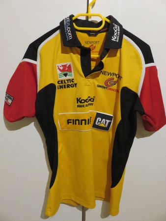 Rugby Jersey Newport Gwent Dragons Size small