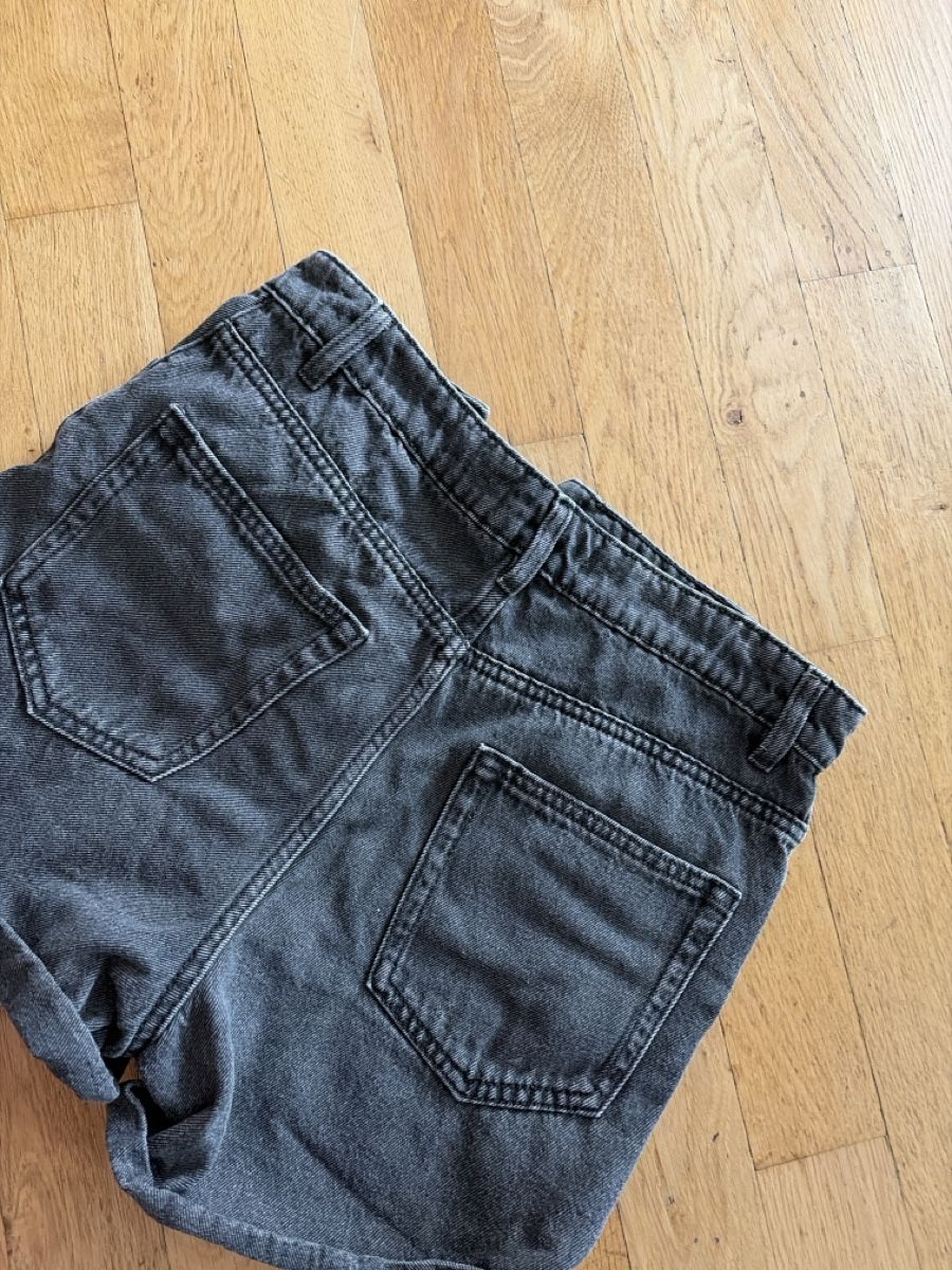Hosen: Shorts en jean gris taille 36 – Neu (gemäss Beschreibung) aus Martigny von O96 2