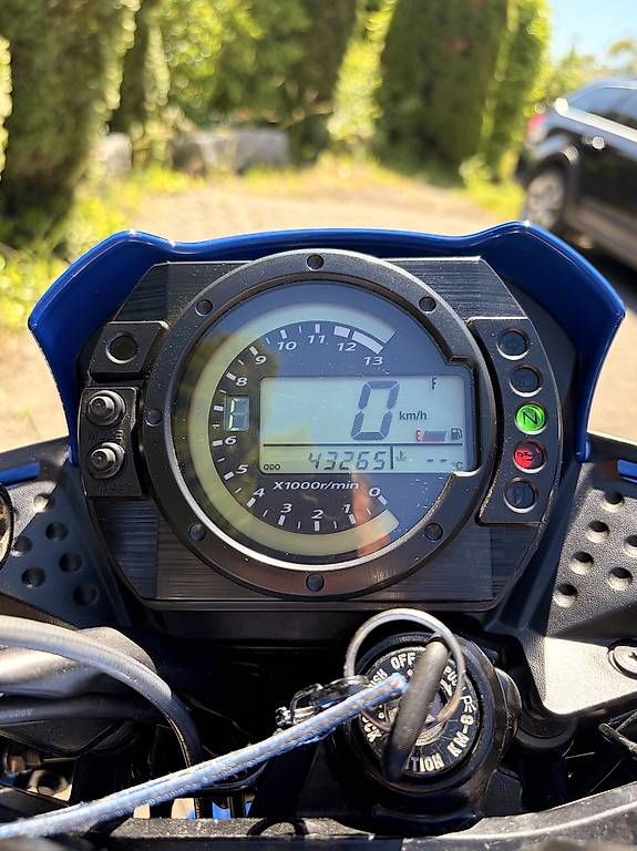 Strada: Kawasaki z750 Bj. 2004 – Usato da Sulgen venduto da Skidriver100 4
