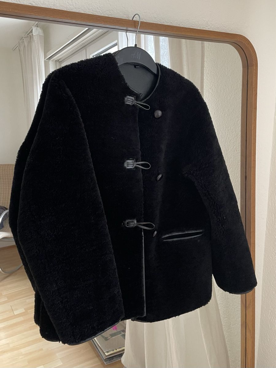 Mango Giacche: Mango black faux fur coat – Usato da Zürich venduto da Yeli79
