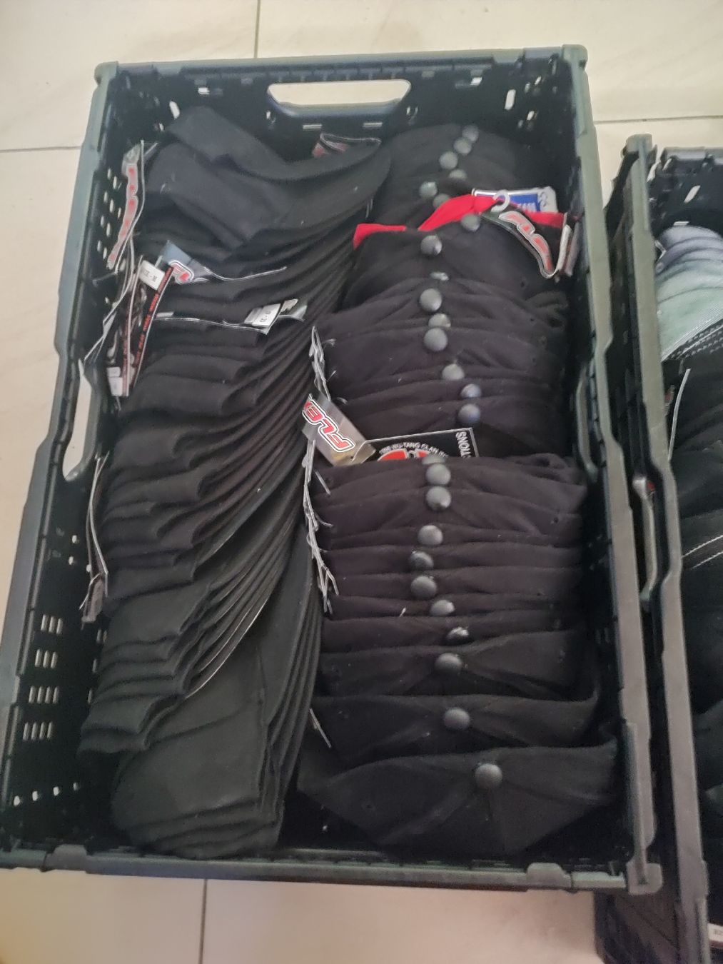 Altro in  Abbigliamento & Accessori: Cap, Kappe ca 250 Stück – Nuovo (secondo la descrizione) da Dürrenäsch venduto da galloway-hof 3