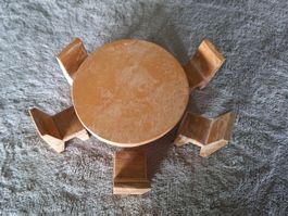 Vintage Puppenhausmöbel Holz Tisch  und 5 Stühle, 6 -Teilig