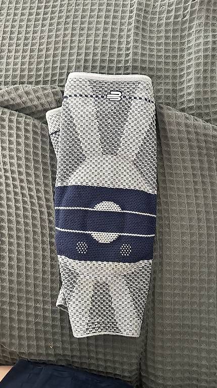 Attrezzature mediche: Kniebandage Bauerfeind – Usato da Kaisten venduto da Sommaren