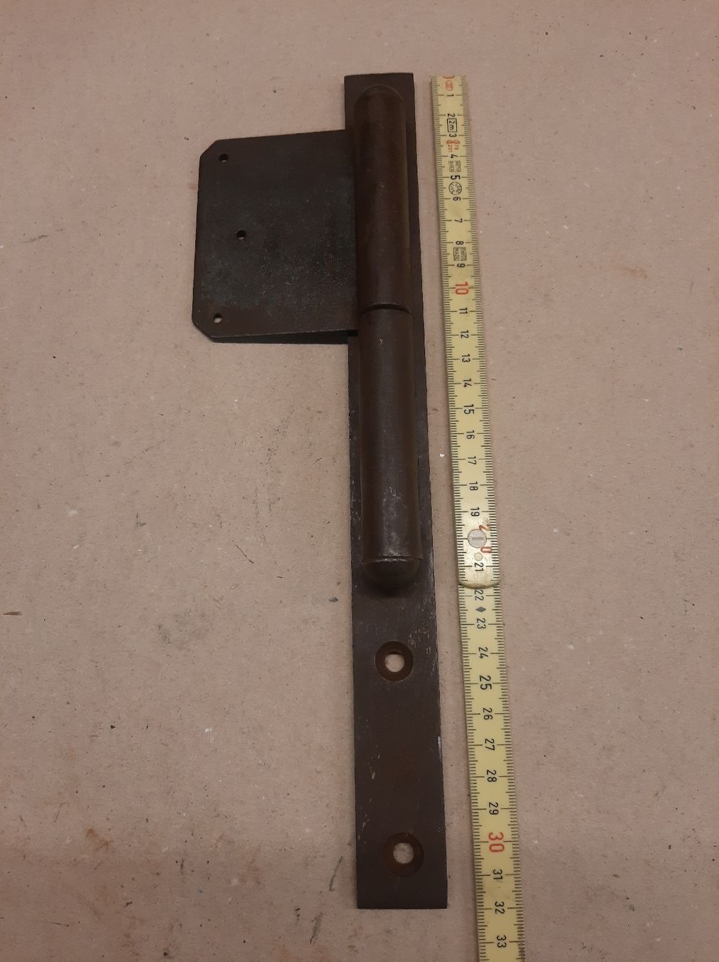 Porte: Altes Scharnier aus Eisen, 32 cm – Usato da Mels venduto da Melzi