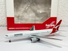 Herpa Wings 524773 QANTAS Boeing 767-300 / 1:500