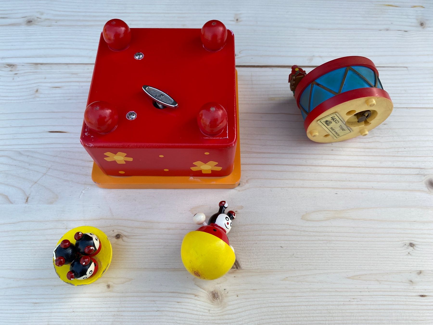 Spieldosen: 2 schöne alte Musikdosen / Spieldosen – Gebraucht aus Feldbach von Olive1 6
