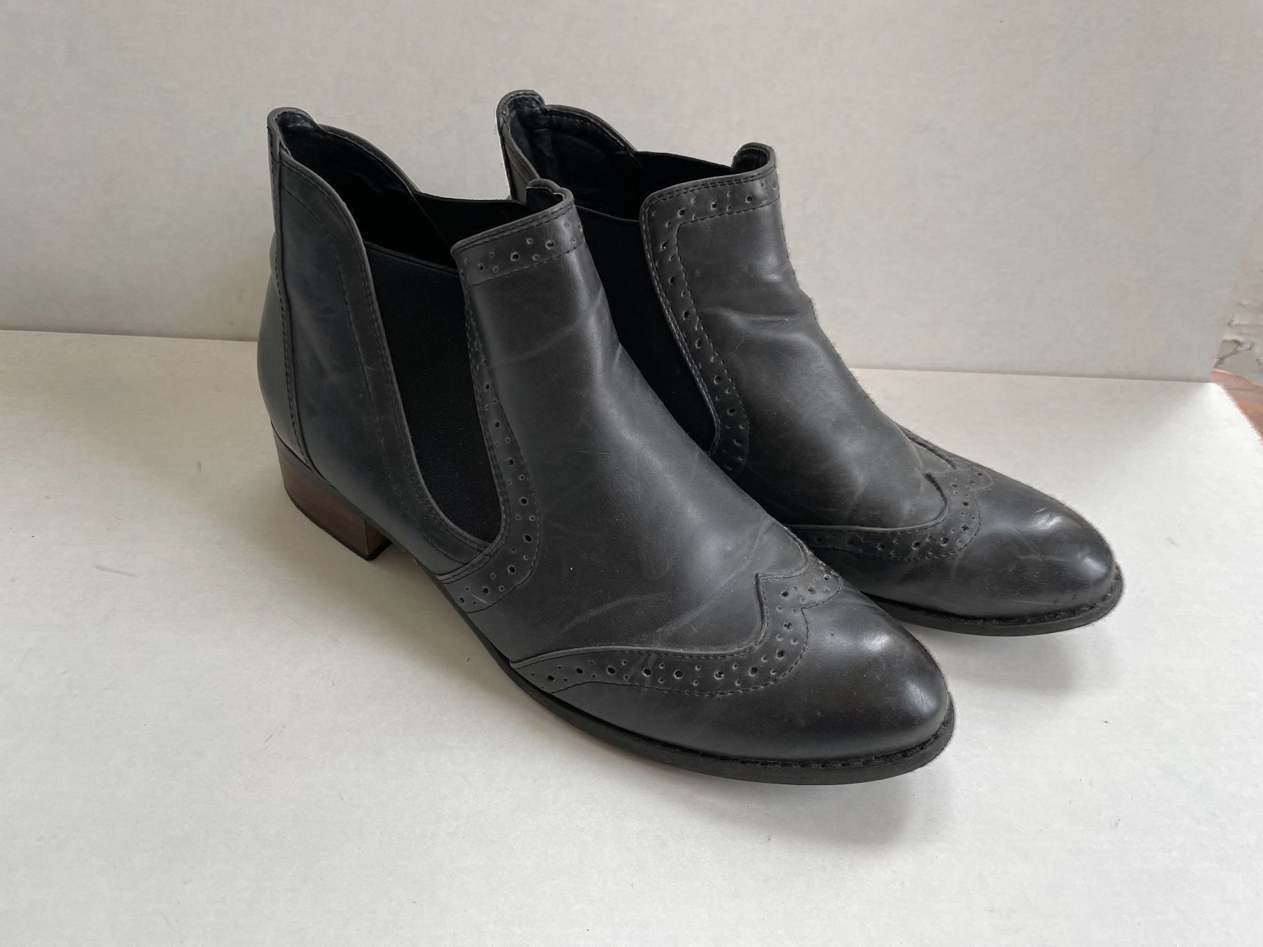Chaussures femmes: Stiefeletten – D'occasion à Känerkinden par higiwil