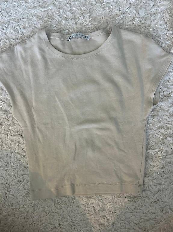 T-shirt: T-shirt in Beige – Usato da Nürensdorf venduto da pgiuga