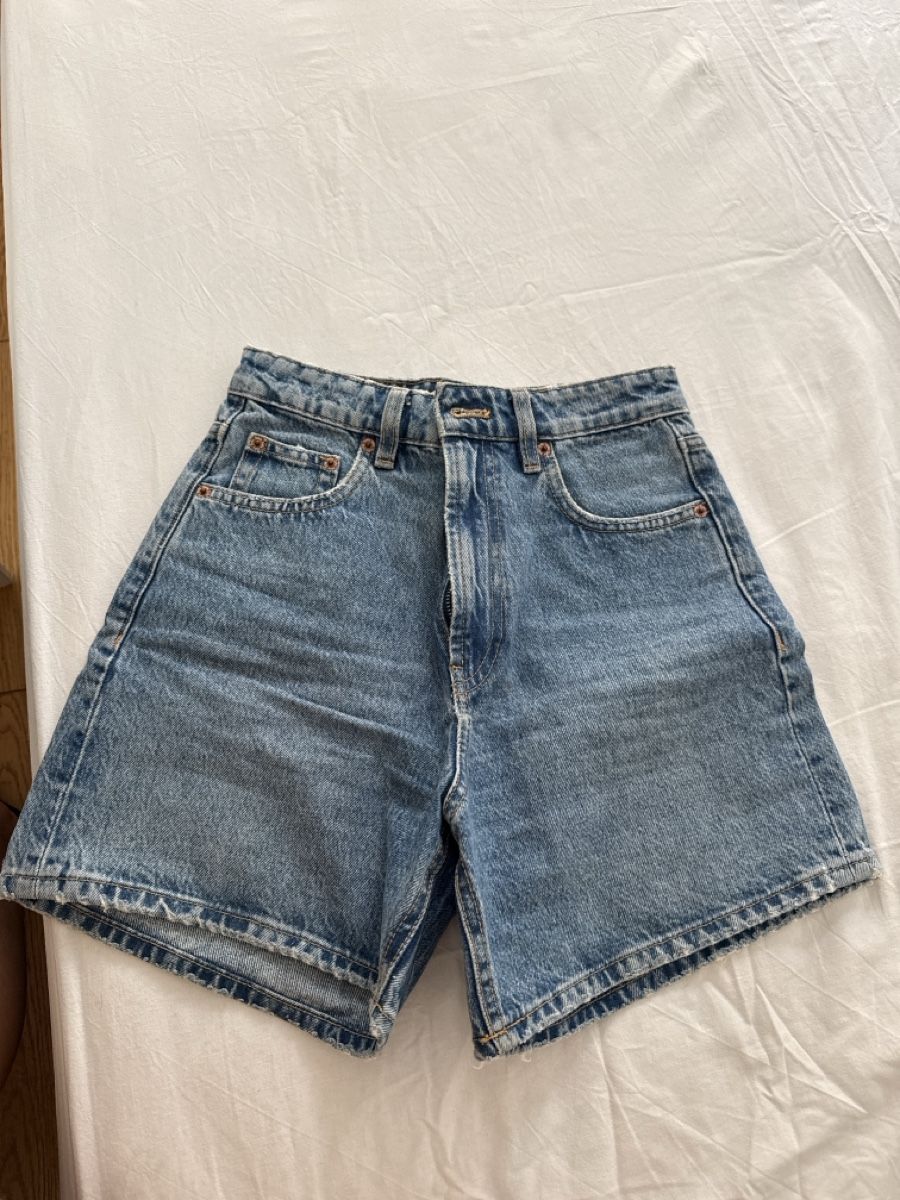 Zara Pantaloni: Shorts  – Usato da Nebikon venduto da Preloved_bykelly
