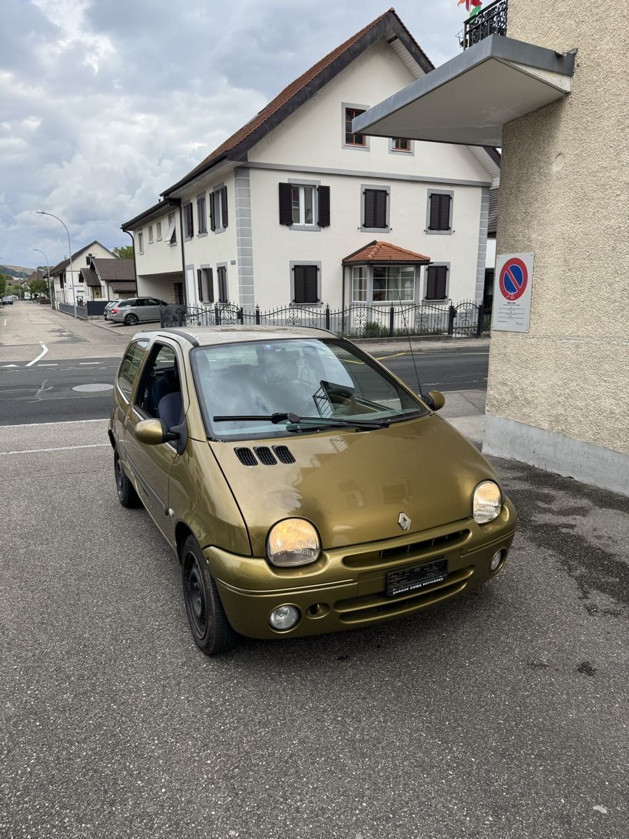 Automobili: Renault Twingo – Usato da Bassecourt venduto da ShkodranAdemi