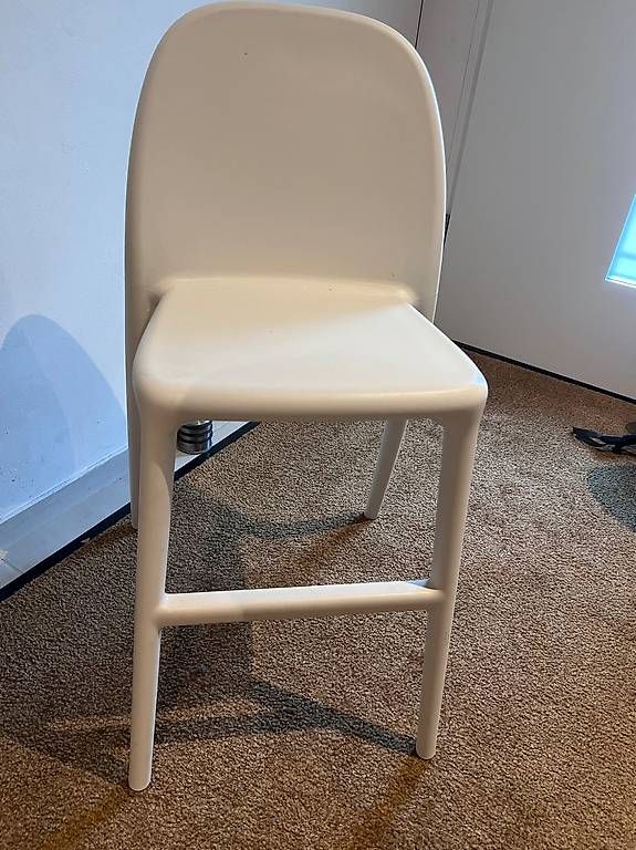 Chaises hautes: Kinderstuhl von Ikea – D'occasion à Rorbas par nma_5hl9
