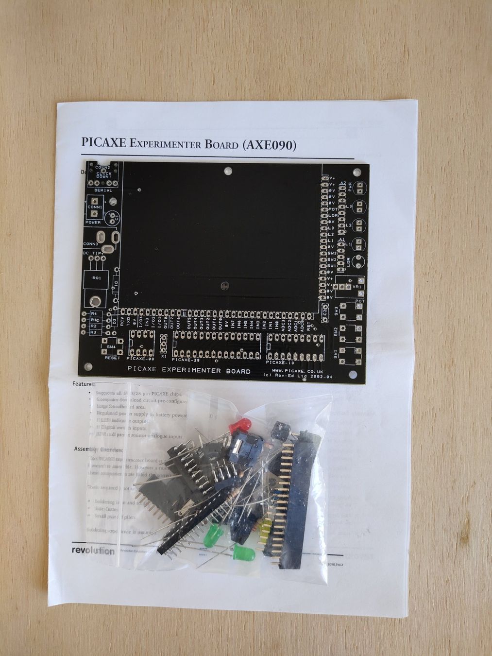 Composants électroniques: PICAXE Microcontroller 08M und 18X mit Buch und Zubehör – D'occasion à Riehen par Karuch 3