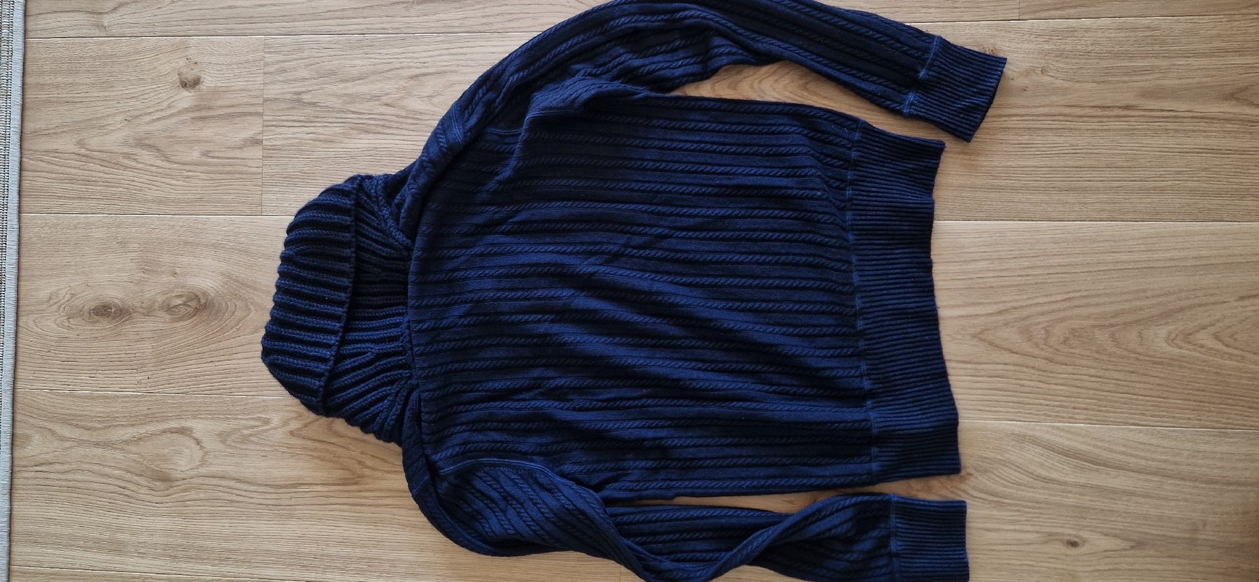 Saint Laurent Pulls & Sweat-shirts: Pull Yves Saint Laurent  – D'occasion à Lausanne par juliusca 1