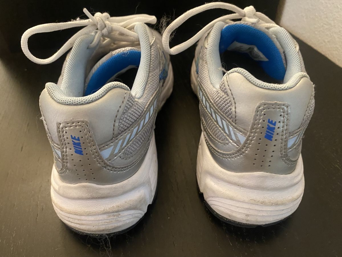 Lotti di vestiti: Nike shoes – Usato da Lausanne venduto da cam_6sfb 3