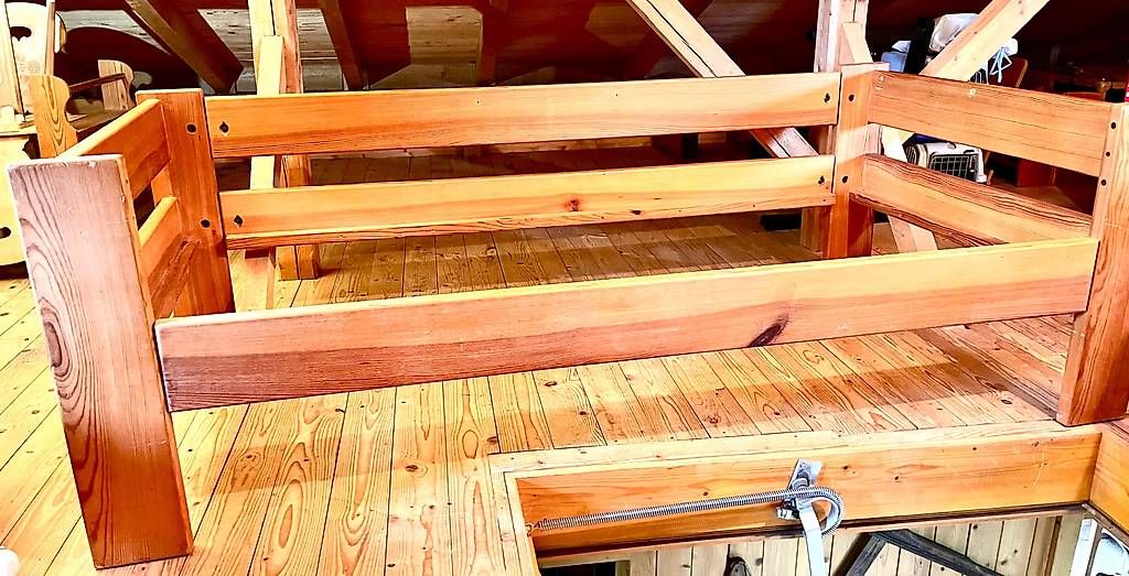 Lits: HOCHBETT/EINZELBETT MASSIVHOLZ   – D'occasion à Thun par amaretti25