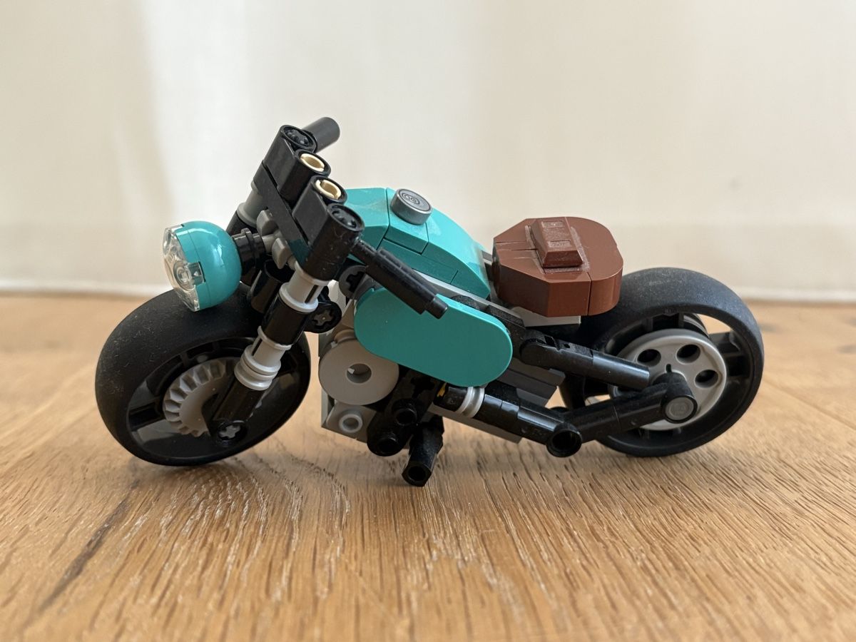 Lego Jeux de construction: Lego Creator - 31135 - Oldtimer Motorrad – D'occasion à Pfaffhausen par placard
