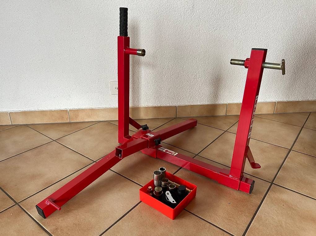 Tutti i ricambio per moto: Abba Stand Motorcycle Central – Usato da Chapelle-sur-Moudon venduto da dud_bdv9