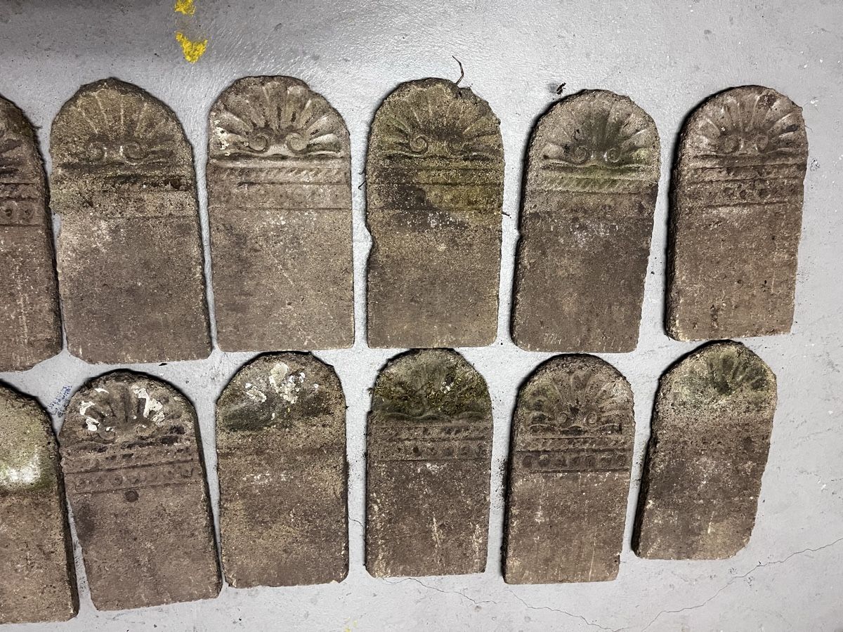 Rivestimenti per pavimenti: 16 Stk. antike Rasenrandplatten – Usato da Sirnach venduto da Gozogo 7