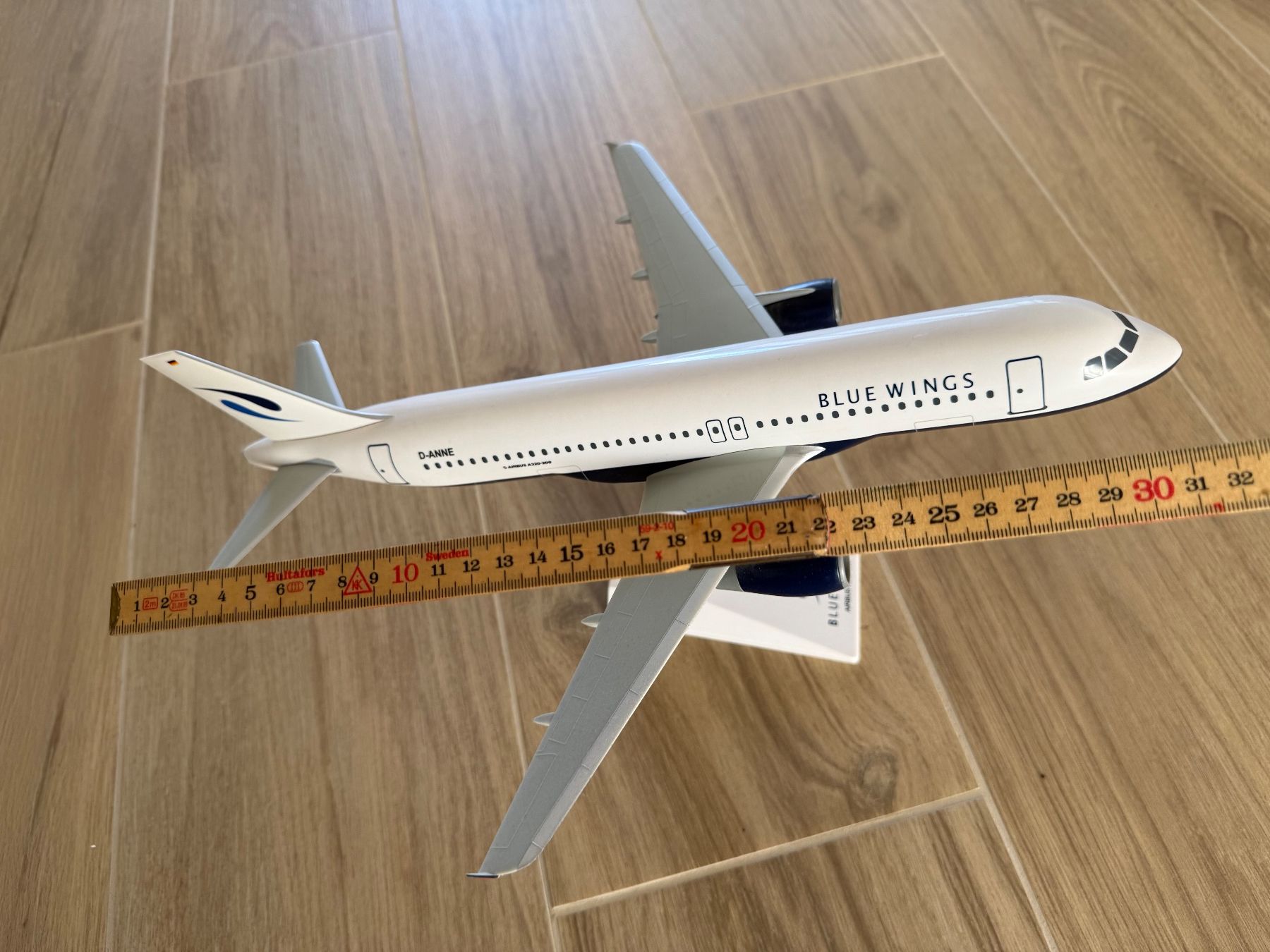 Airbus Kit di modellismo & Modellini statici: Flugzeugmodel Bluewings D-ANNE 1:100 A320 – Usato da Kloten venduto da Stefan-74 7