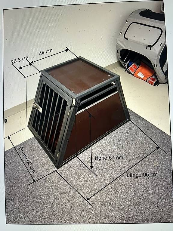 Cages, transport & sécurité: Hundebox  – D'occasion à Vilters par yro_9shn