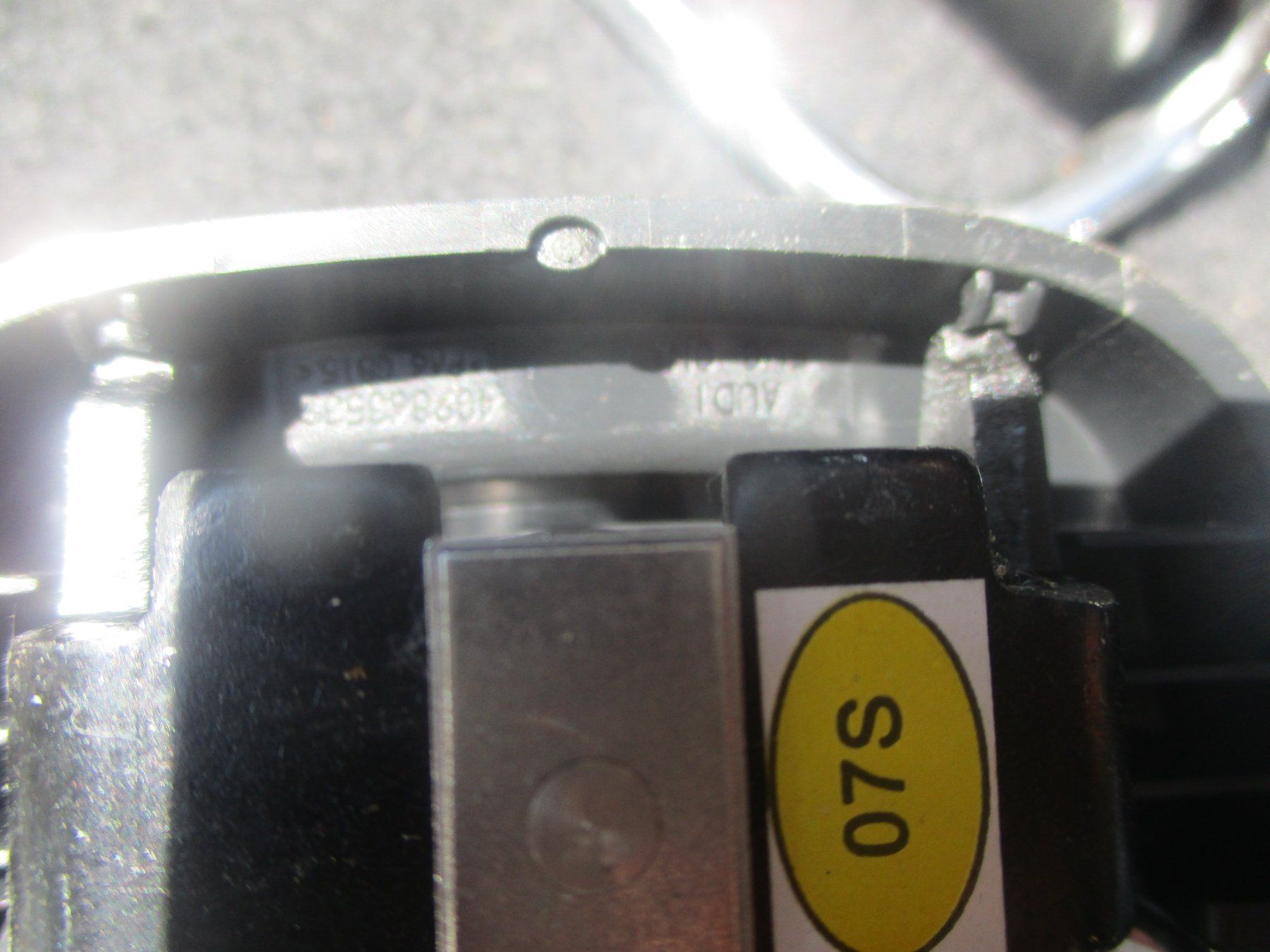 Supporti a parete: 4 HALTER FÜR LADERAUMSCHIENE – Usato da Langnau i. E. venduto da Superseven69 9