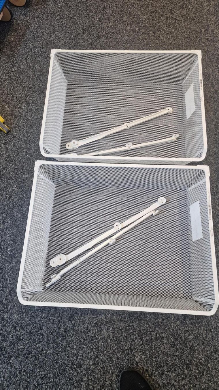 Ikea Schränke: 2x IKEA KOMPLEMENT Netzdrahtkorb mit Auszugschiene, weiß – Gebraucht aus Rapperswil SG von MyChurch
