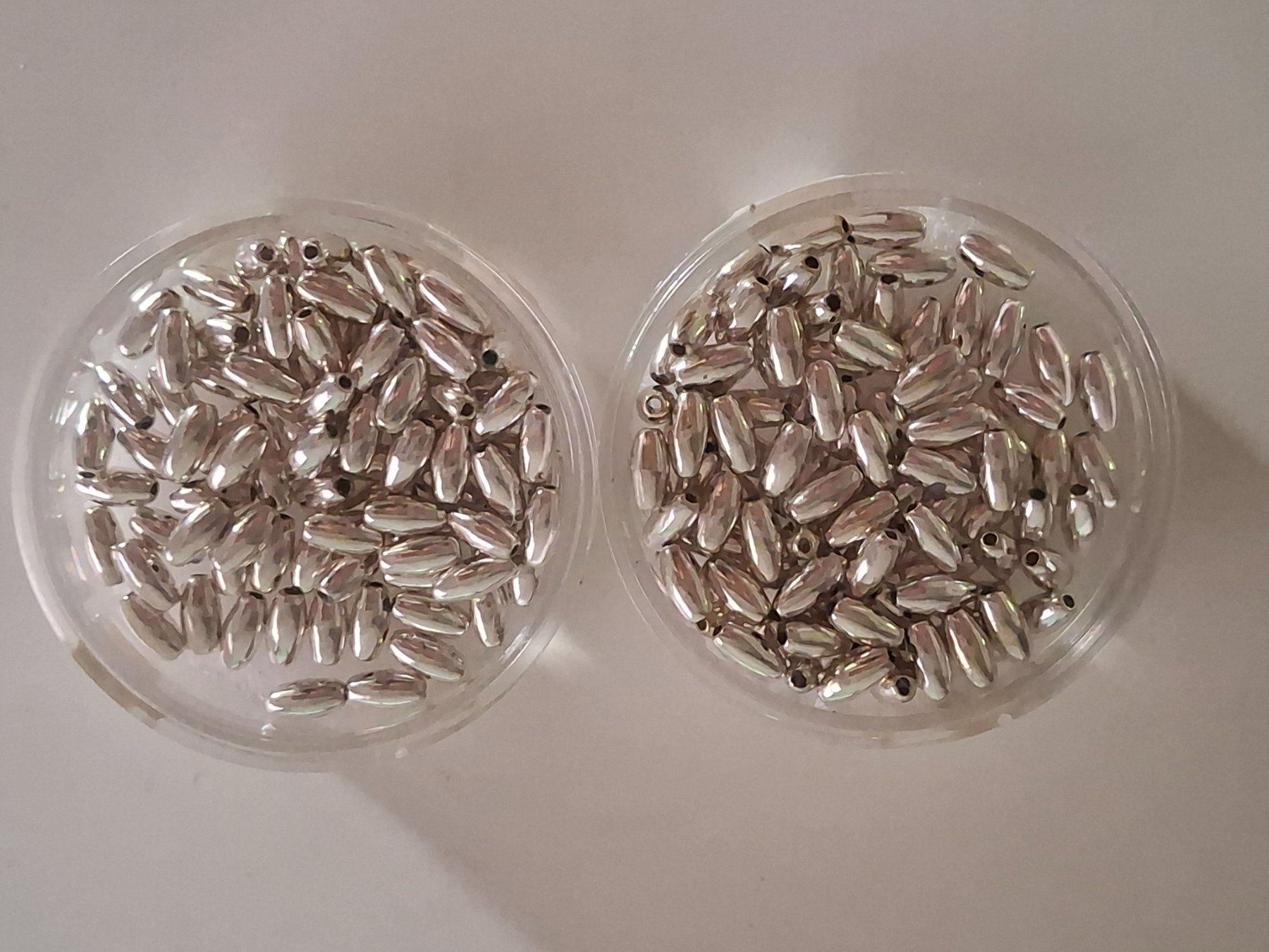 Perle (finte): ca. 280 Perlen silber 6x3 mm – Usato da Walterswil SO venduto da Jerry_maus