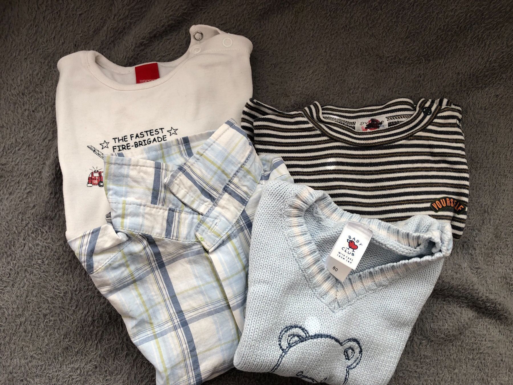 Lotti di vestiti: Babykleider Grösse  80-86 – Usato da Strada venduto da Betflo 2