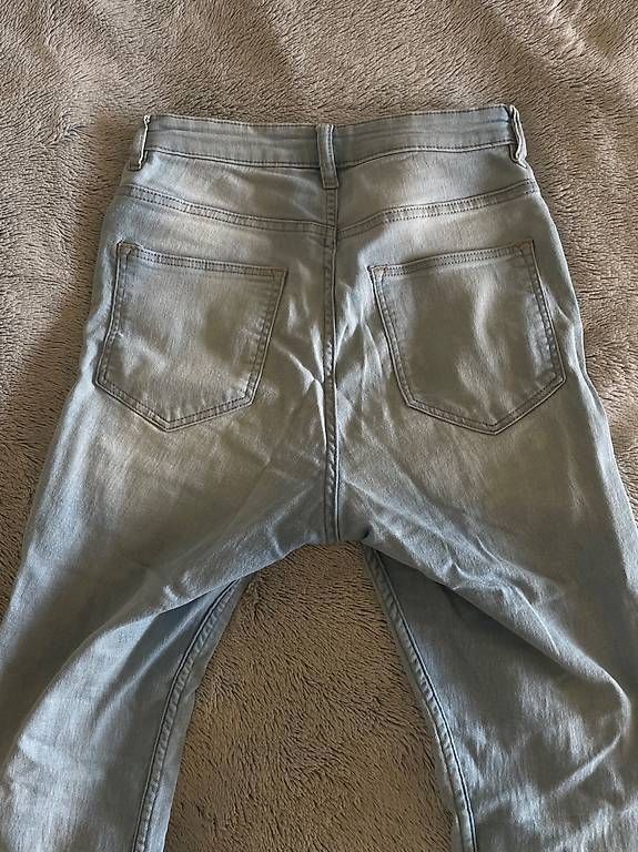 H&M Jeans: HELLBLAUE JEANS (38) – Usato da Zürich venduto da mar_5gpw 1