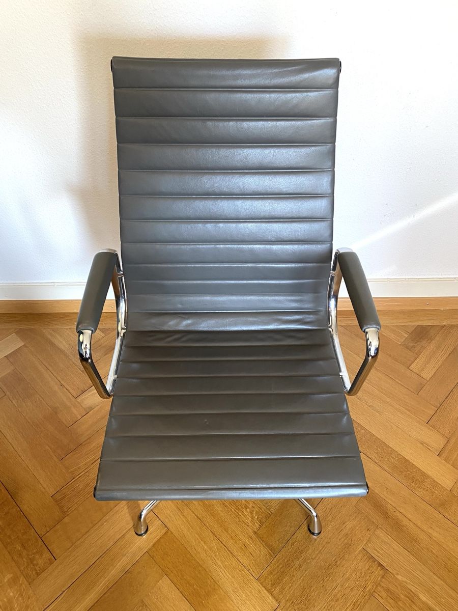 Vitra Sessel: Design Sessel Chair Vitra EA 112 – Gebraucht aus Olten von sportwelt 2